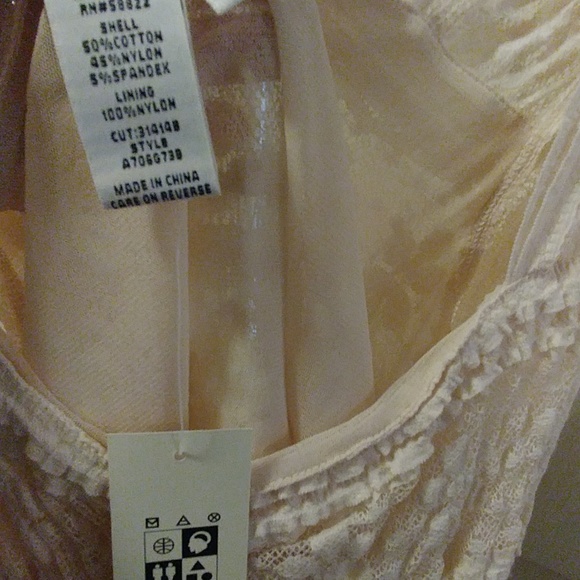 Max studio ecru all over laces top M - Picture 3 of 4